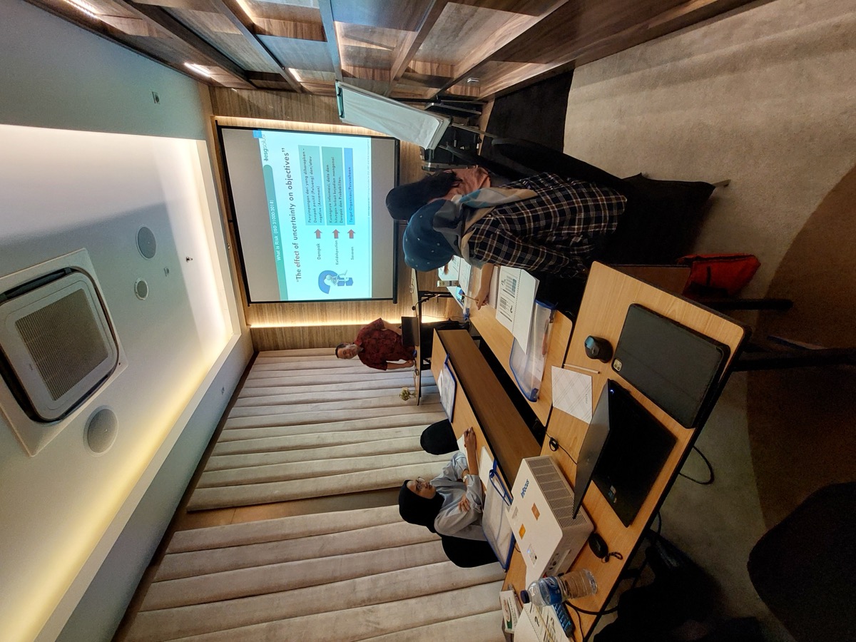 Corporate training manajemen risiko ESG Solusi